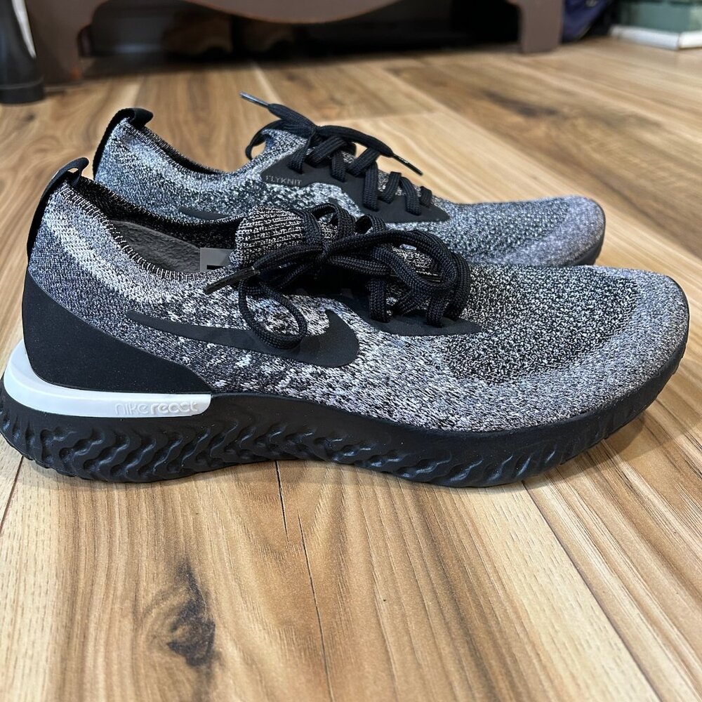 Nike Epic Flyknit React Women’s Running Shoes, Cookies and Cream, Size 10.